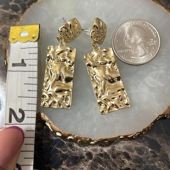Fashion Nova Gold Hammered Square Drop Earrings - Picture 13 of 15